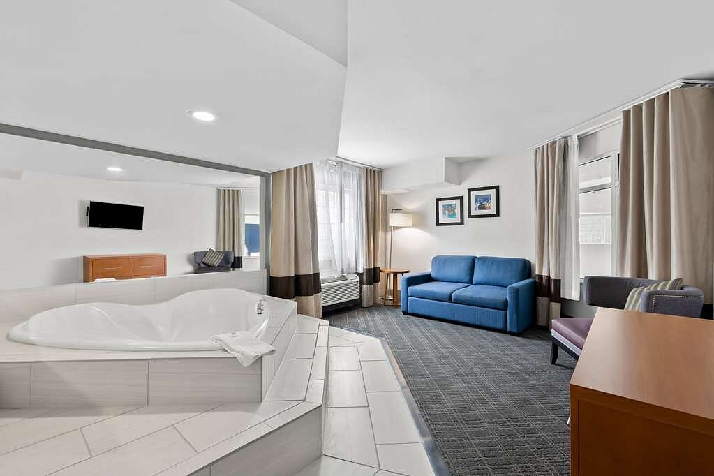 Comfort Inn & Suites Nashville Near Tanger Outlets I-24 Antioch