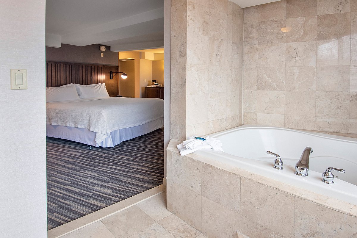 Four Points by Sheraton Melville Long Island