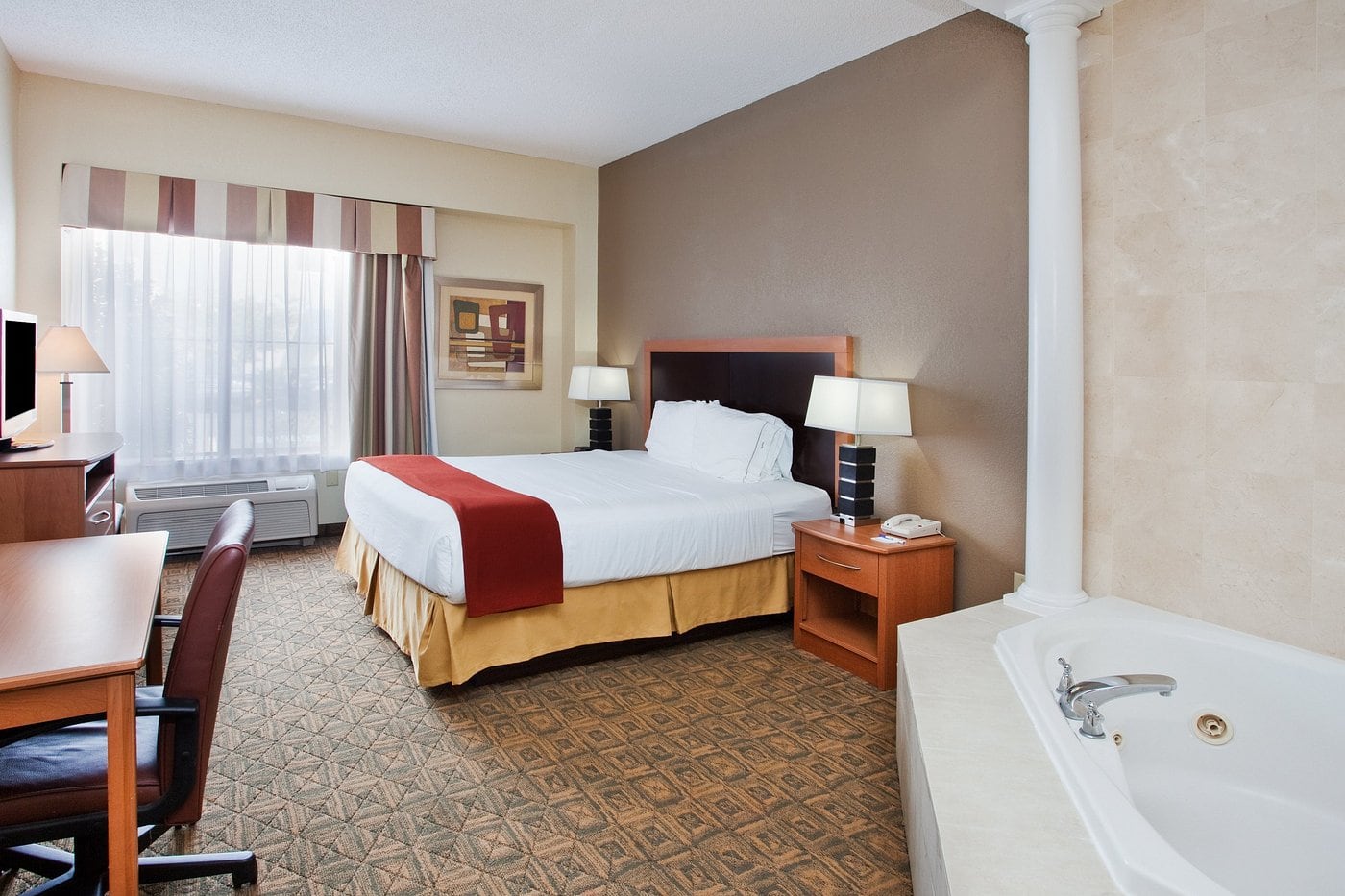 Holiday Inn Express & Suites Charlotte-Concord-i-85